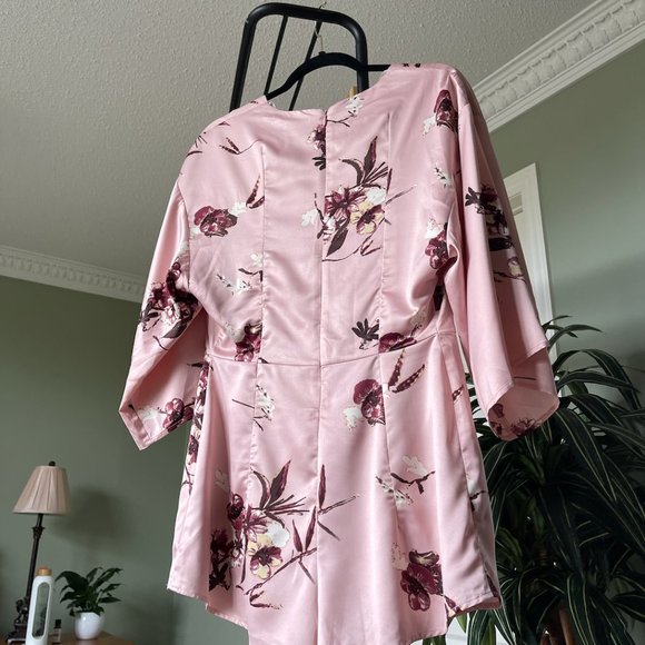 V-Neck Floral Satin Romper | Tailored with invisible zipper | Satin lining - Picture 4 of 5